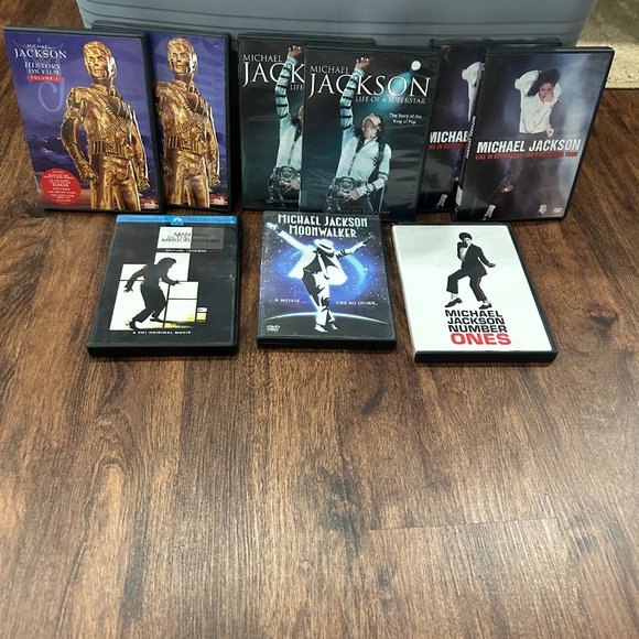 Michael Jackson Memorabilia - Picture 5 of 15